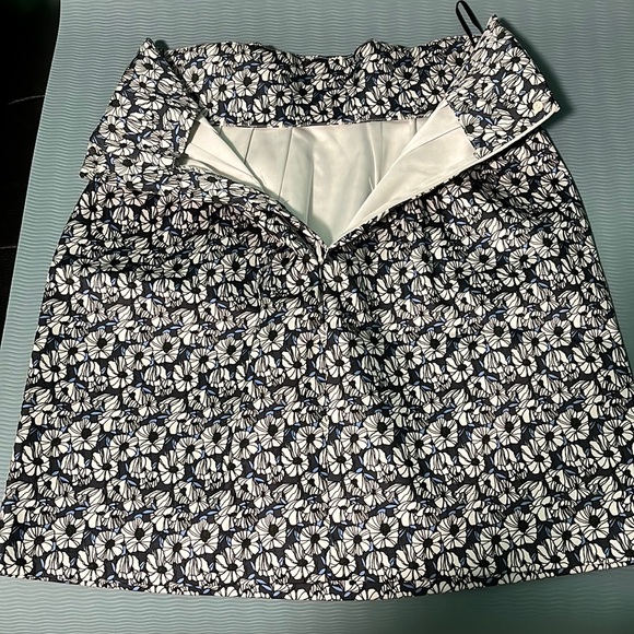 H&M Skirt size 6, beautiful material, new - Picture 2 of 7